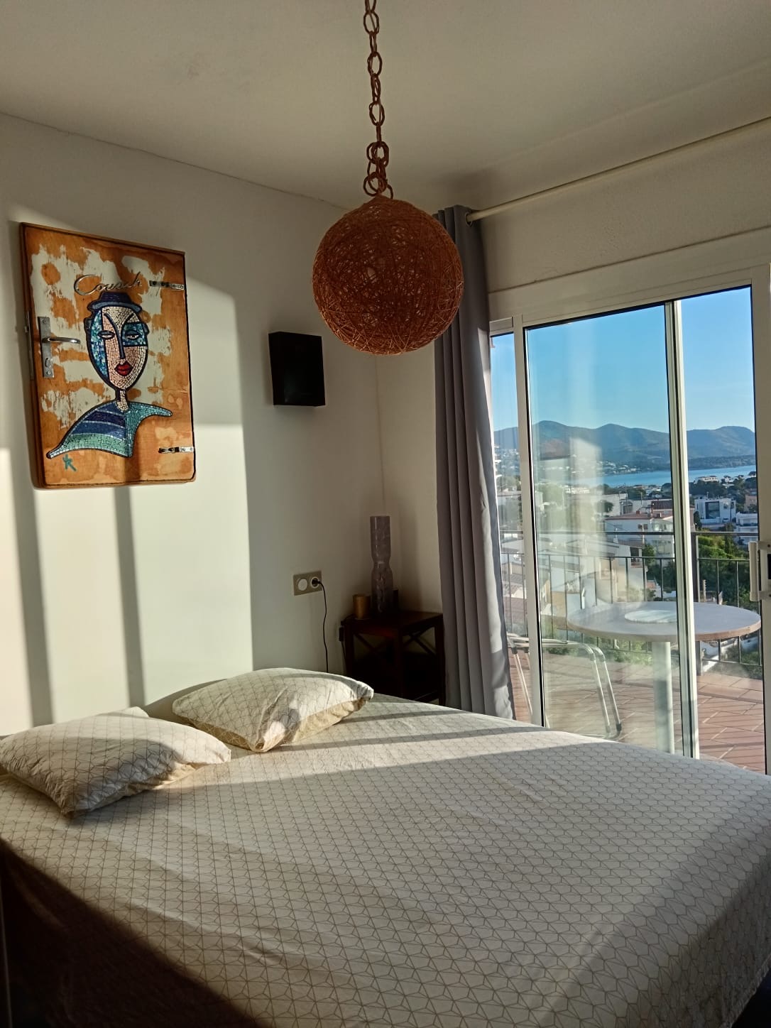 Chambre principale — autre angle